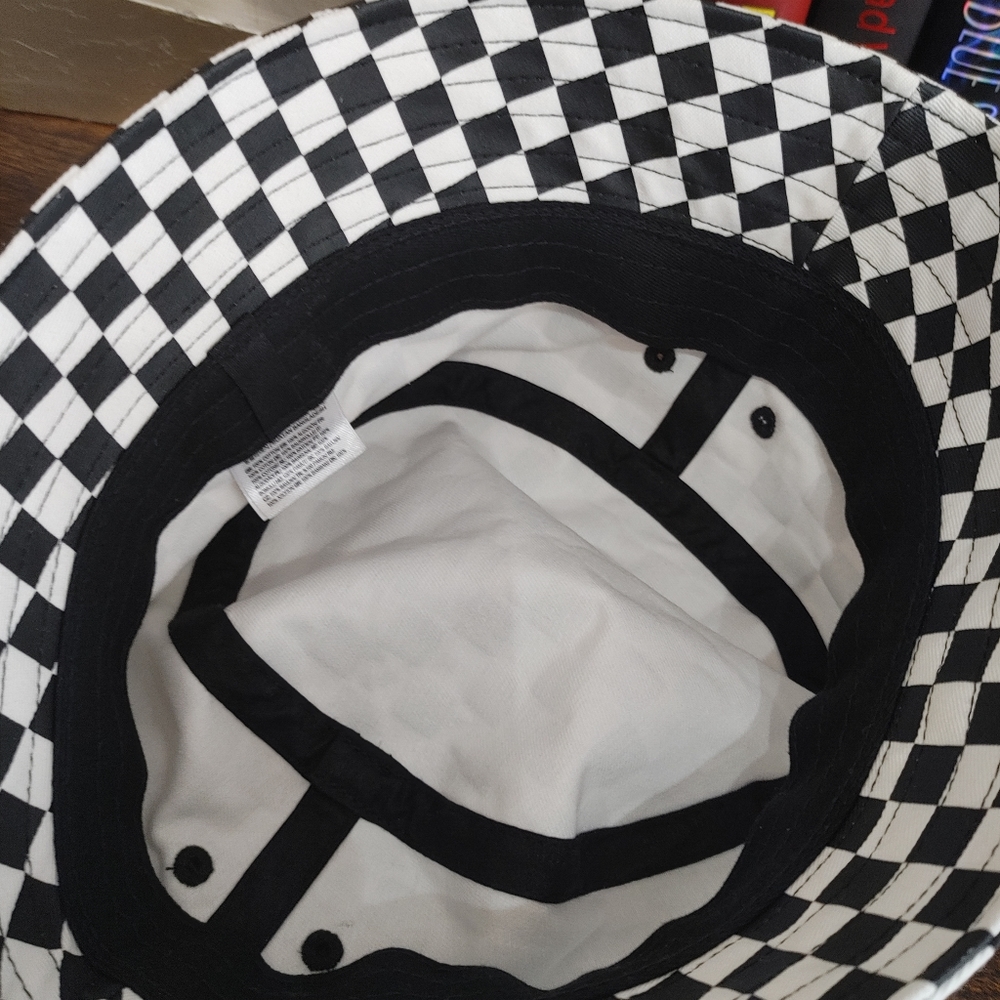 Vans hat - Picture 2 of 3